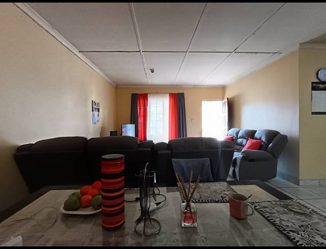 3 BEDROOM SIMPLEX FOR SALE IN GREENWOOD PARK